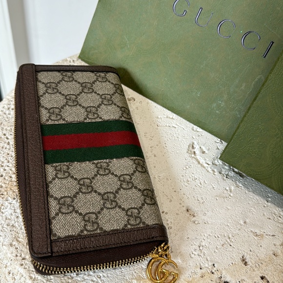 Ophidia Zip around Gucci Wallet.  Like NEW - Picture 4 of 5